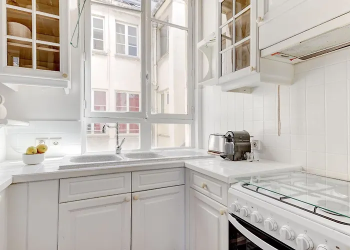 Bnbnova - 1br - Heart Of The Latin Quarter 아파트